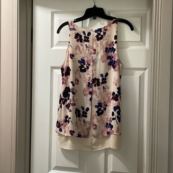 Womens small sleeveless flowered top - Picture 3 of 4